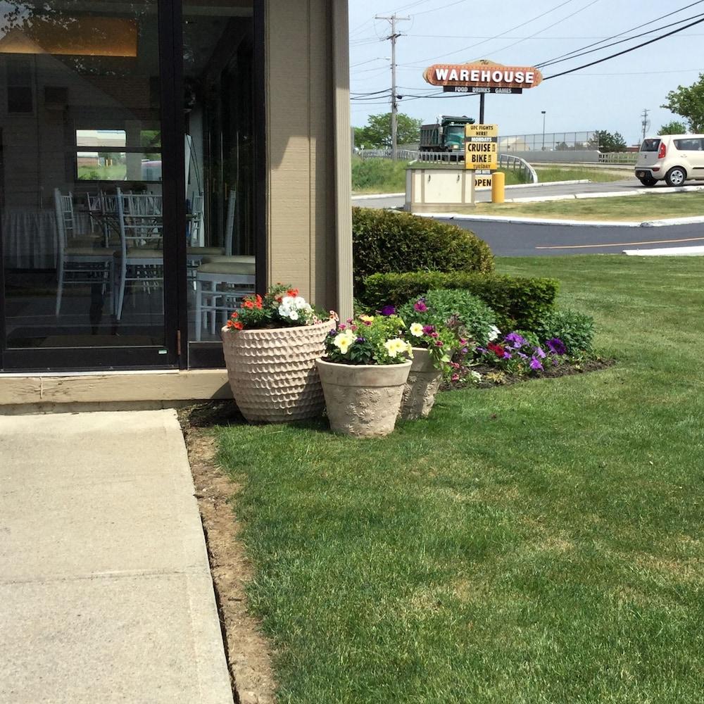 Econo Lodge Buffalo South Blasdell Exterior photo