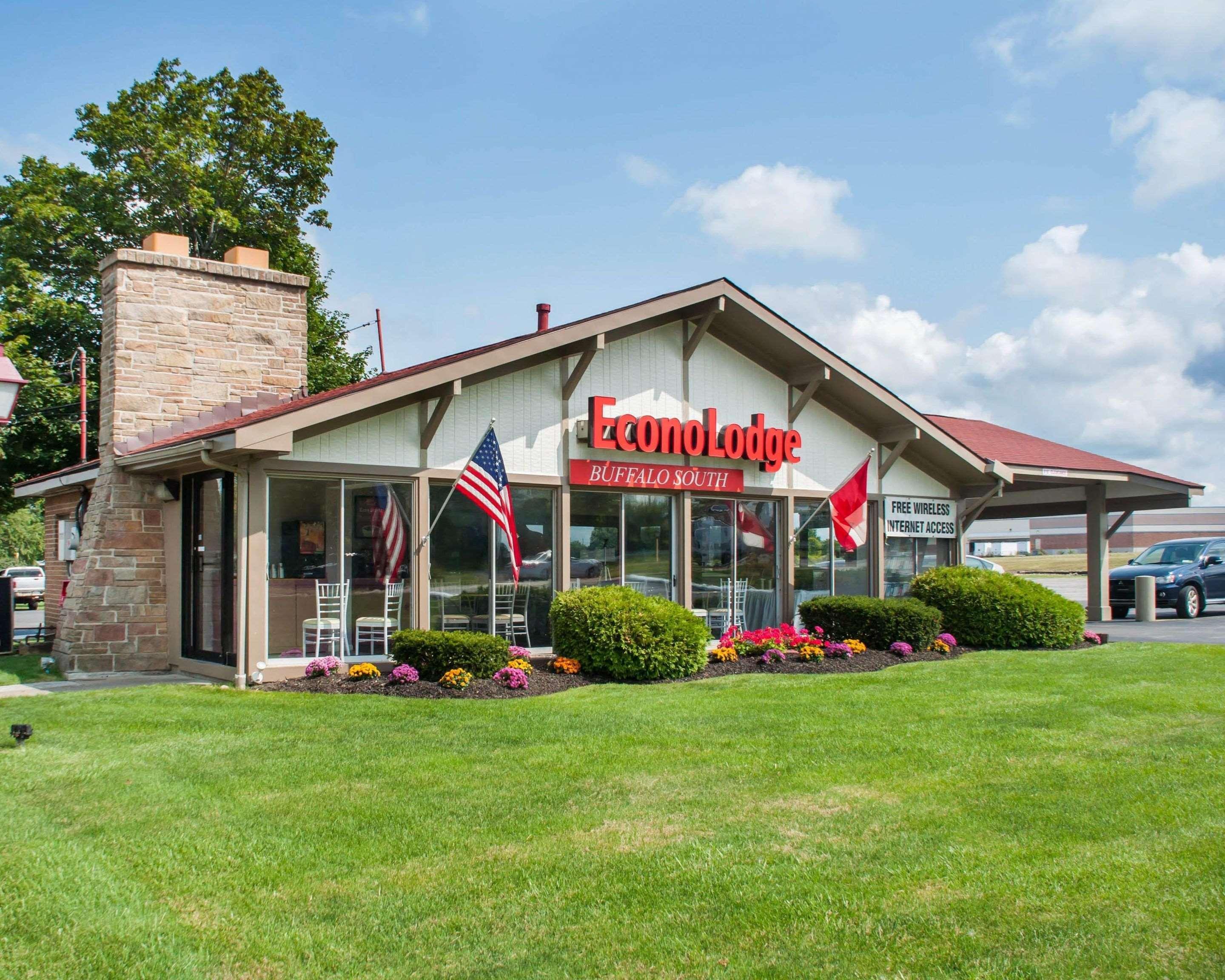Econo Lodge Buffalo South Blasdell Exterior photo