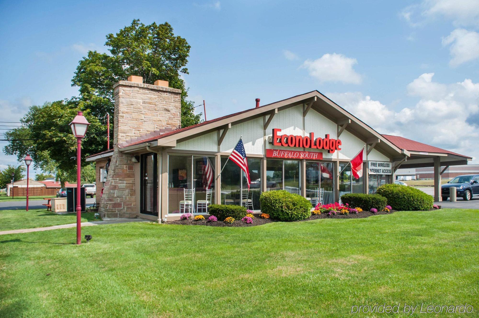 Econo Lodge Buffalo South Blasdell Exterior photo