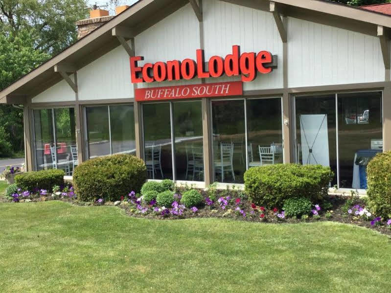 Econo Lodge Buffalo South Blasdell Exterior photo