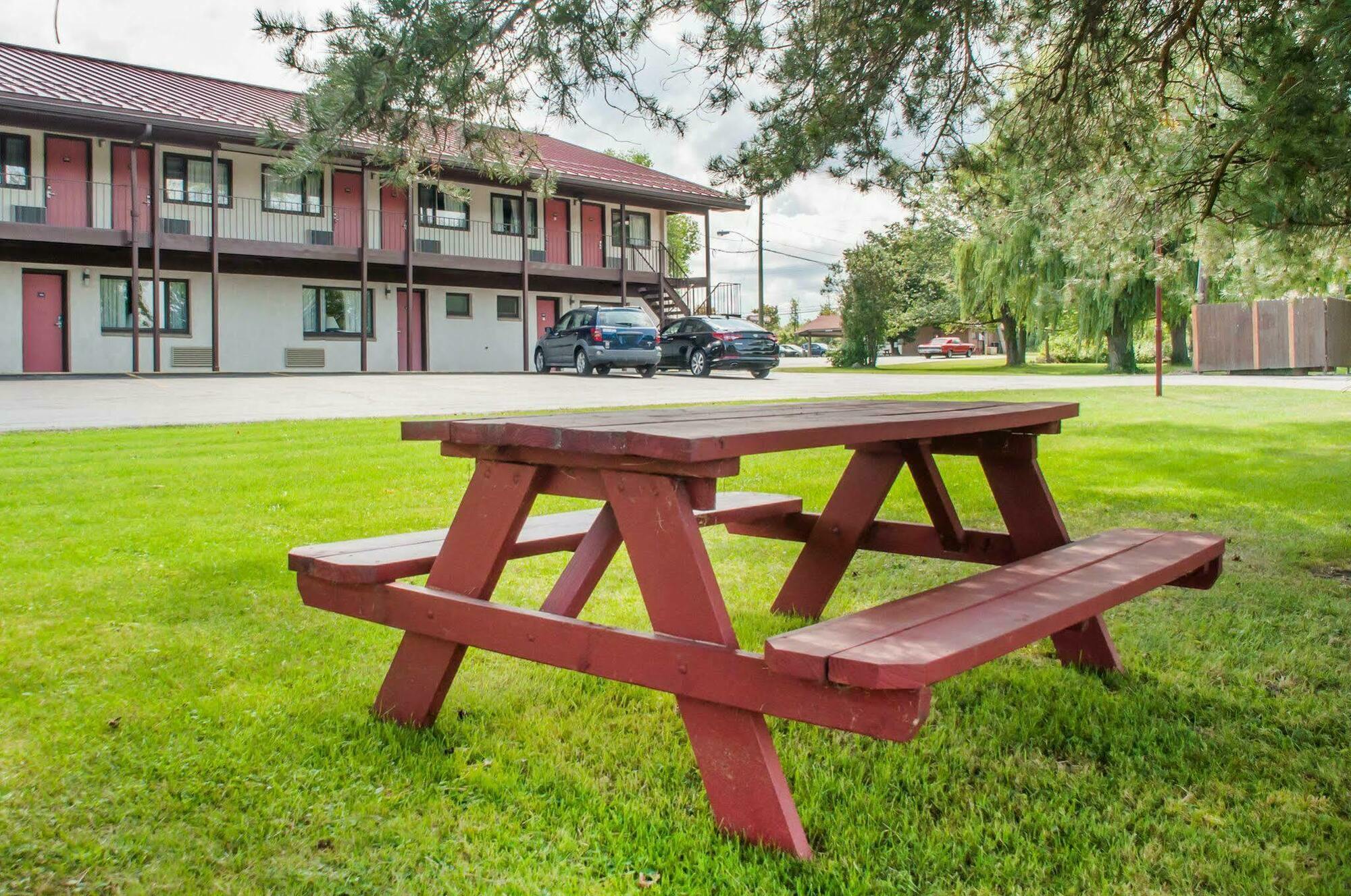 Econo Lodge Buffalo South Blasdell Exterior photo