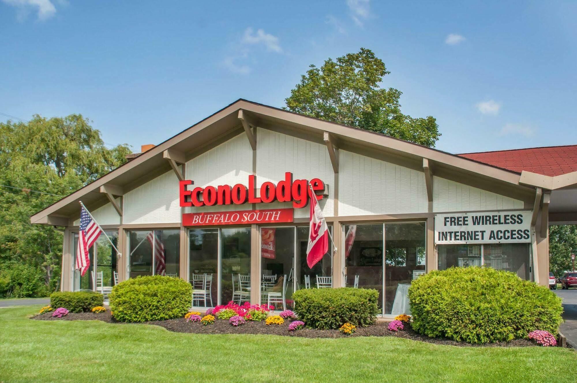 Econo Lodge Buffalo South Blasdell Exterior photo