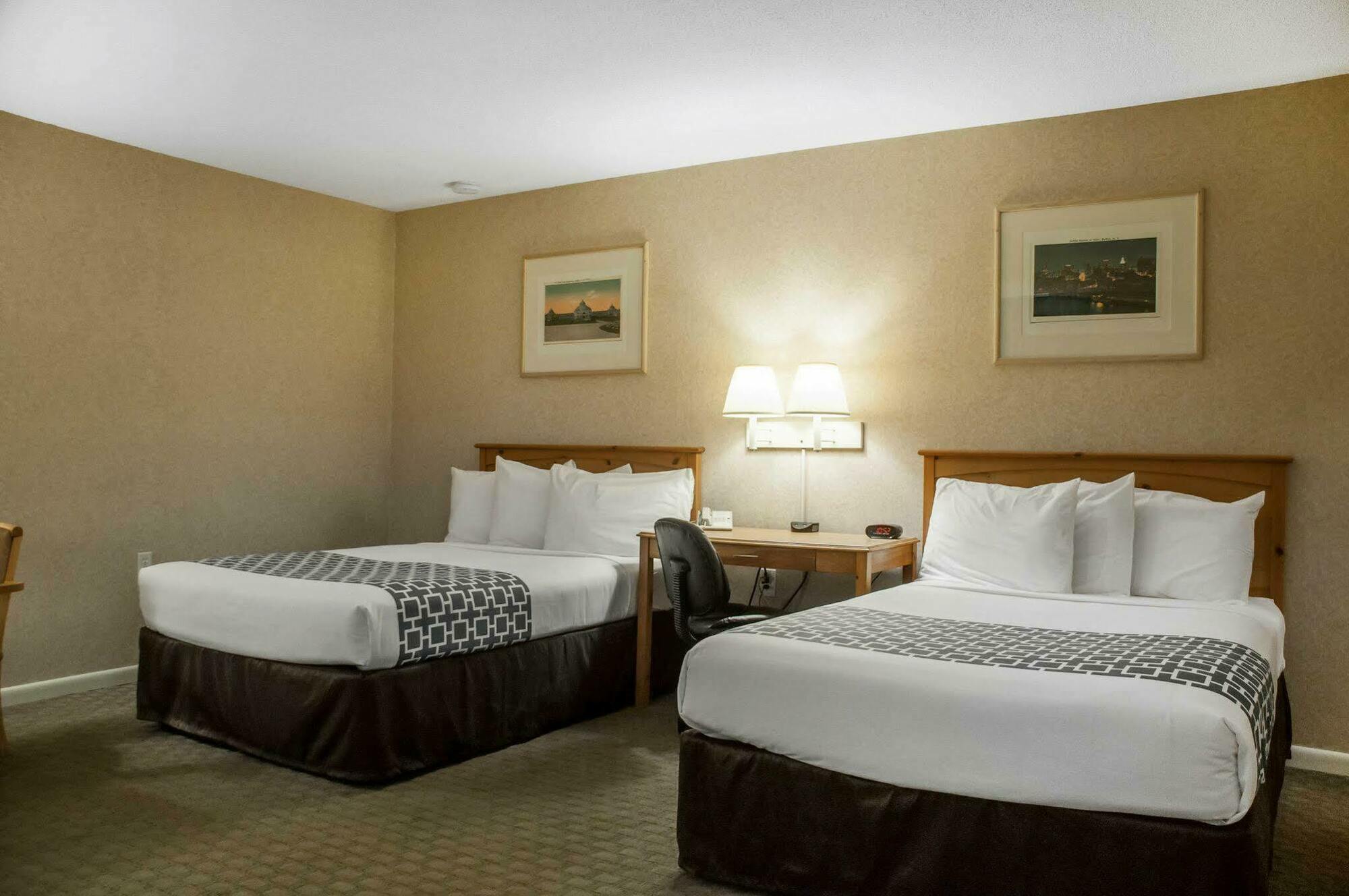 Econo Lodge Buffalo South Blasdell Exterior photo
