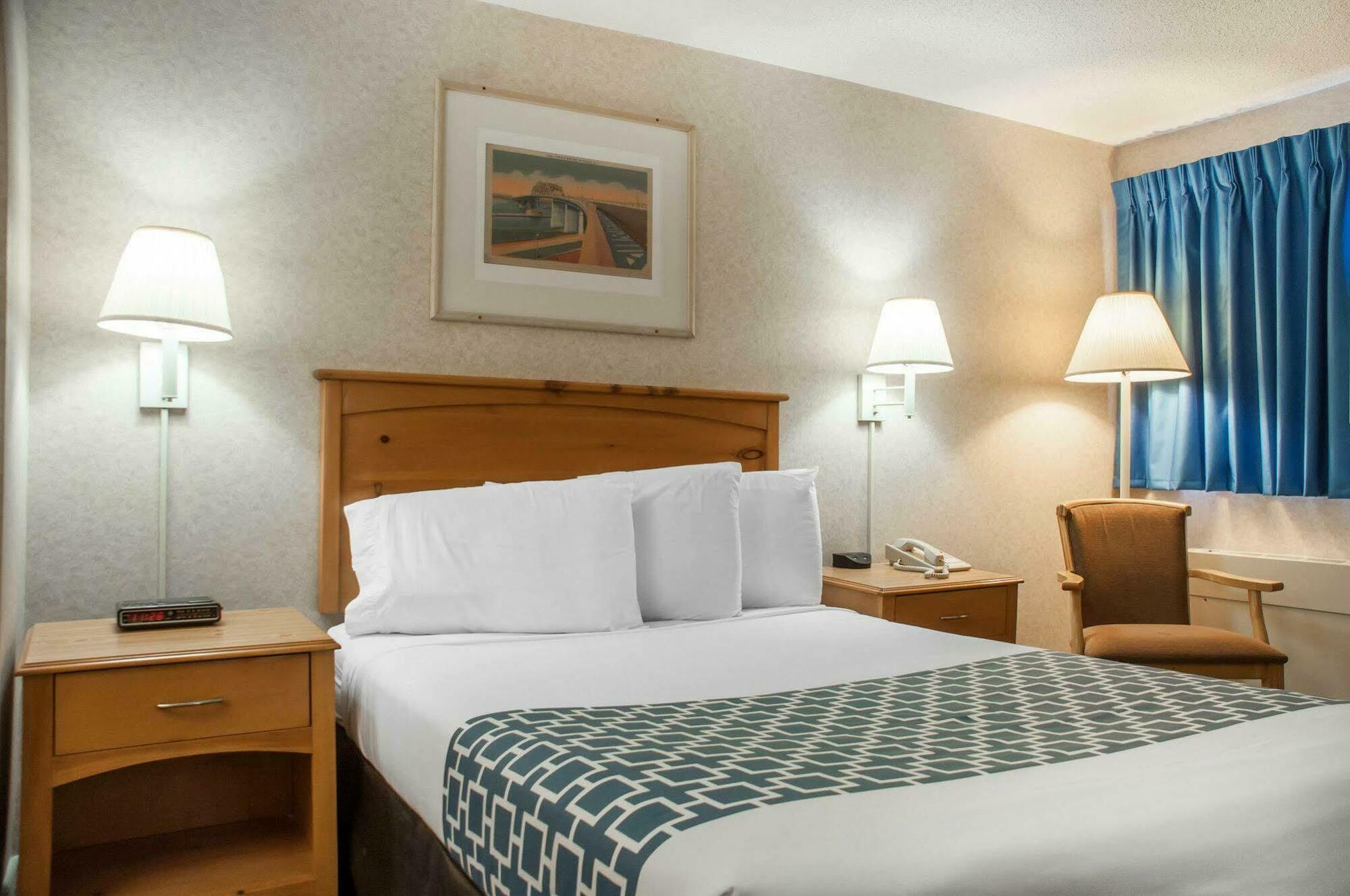 Econo Lodge Buffalo South Blasdell Exterior photo